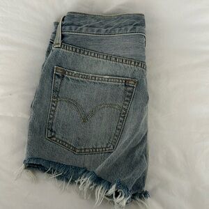 501 Levi’s cut off shorts